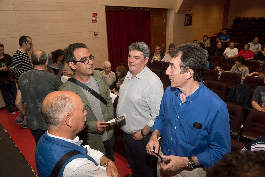 ngel Hernndez conversa con Francisco Gonzlez y con Fidel Velasco, anterior secretario general de CCOO en Burgos