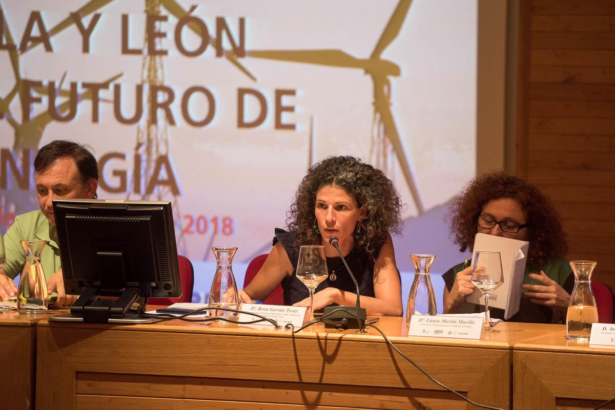 Berta Garrido, de la Secretara de Medio Ambiente modera una de las mesas